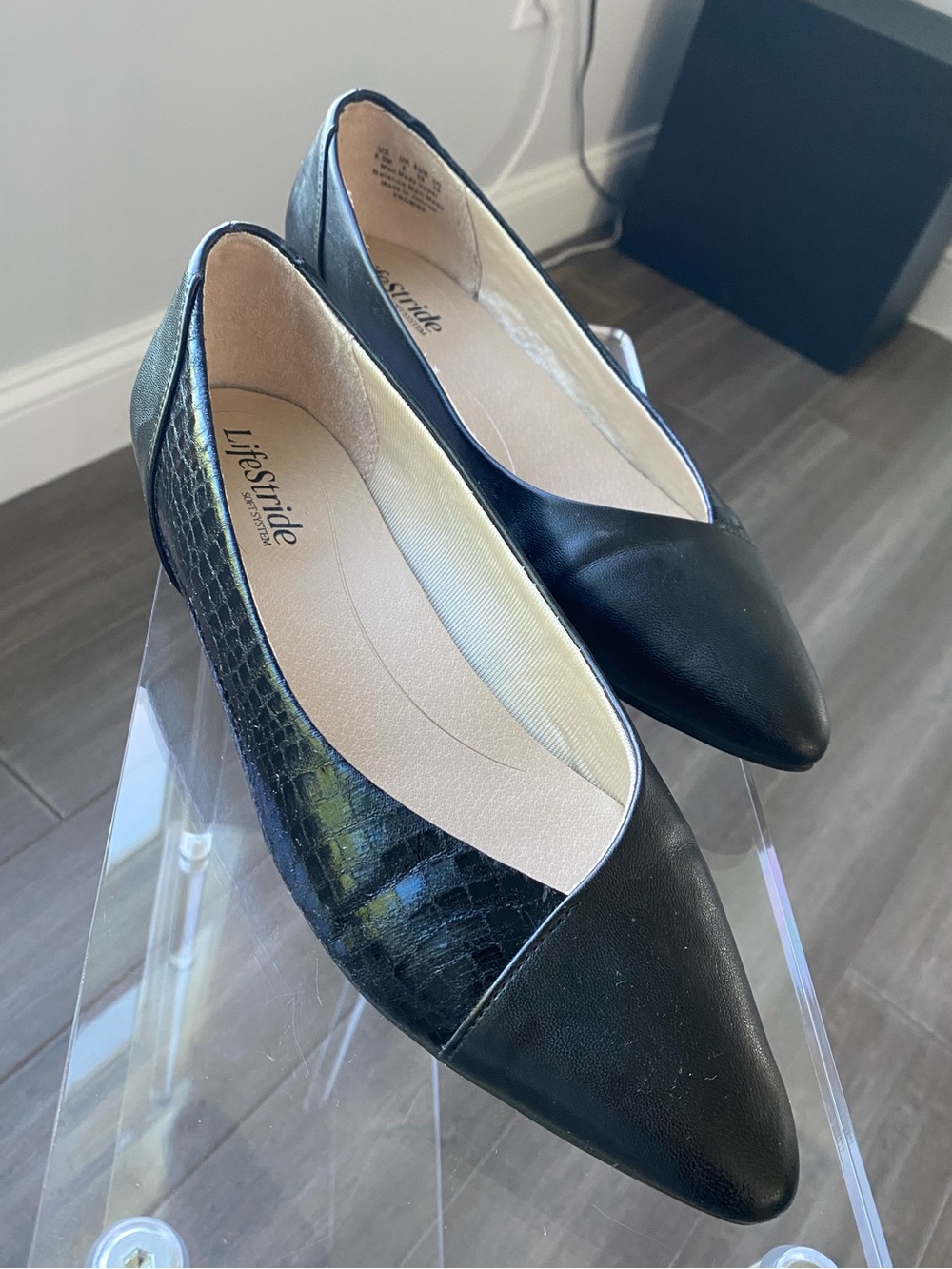 Life Stride Black Pointed Toe Croc-Accent Women's Flats